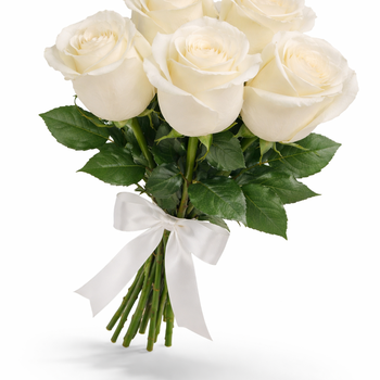 Букет из 7 белых роз в ленту