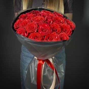 Букет «Магия Алого»