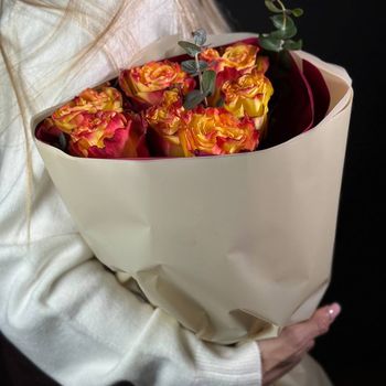 Букет «Пламя любви» Размер M