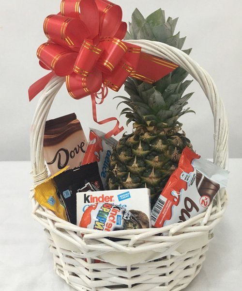 Подарочная корзина "Сладкий ананас"