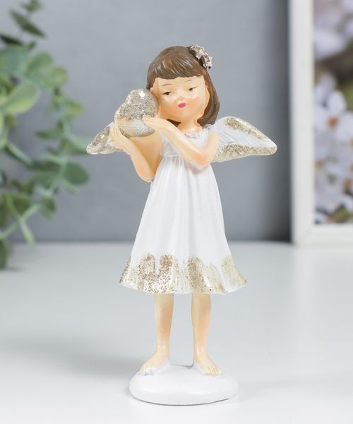 Сувенир полистоун "Ангелочек-девочка в белом платье с сердечком" блеск 11х6,4х3,3 см 7788559