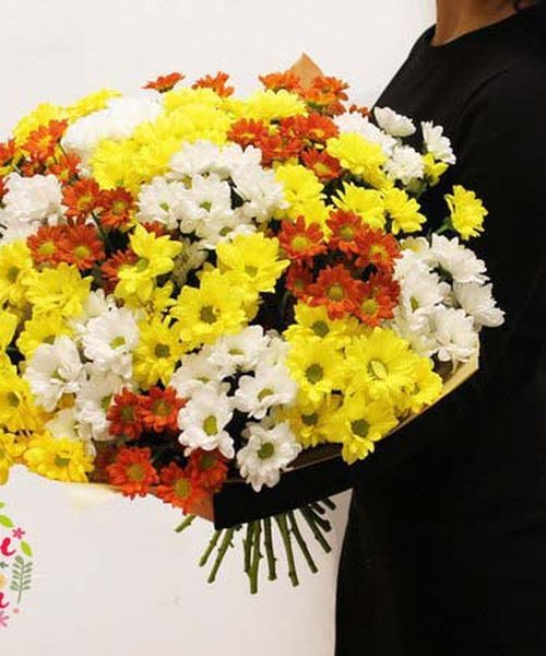 Огромный букет из 25 хризантем