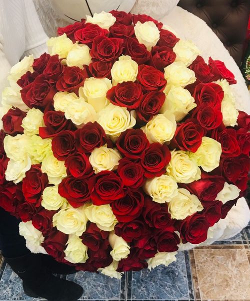 БУКЕТ ИЗ 101 КРАСНОЙ И БЕЛОЙ РОЗЫ